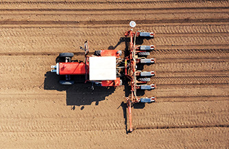 种——实现自动定植、精准施肥等农事过程，提高作农作物耕种效率和质量