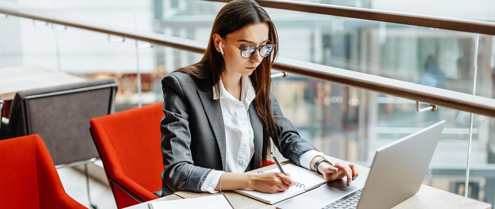 MWC 2024丨bbin宝盈全新Wi-Fi 7和蓝牙5.4模组组合，为PC提供巅峰无线连接体验