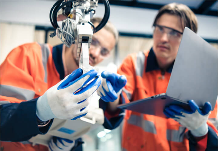 优质的在职培训机会，有机会与高水平团队一起工作